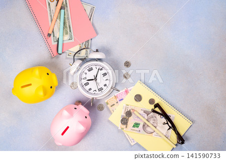 Managing time and money for financial growth and savings Managing time and money for financial growth and savings 141590733