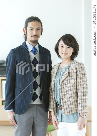 Portraits of businessmen and businesswomen Portraits of businessmen and businesswomen 141591172
