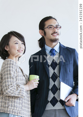 Portraits of businessmen and businesswomen Portraits of businessmen and businesswomen 141591199