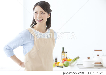 圍裙的主婦 141592125