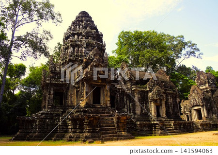 Stone architecture of the Thamonon Temple in the Angkor Archaeological Park Stone architecture of the Thamonon Temple in the Angkor Archaeological Park 141594063