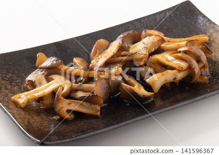 [Nagano Prefecture] Large Buna Shimeji Mushrooms, Butter Soy Sauce Grilled 141596367