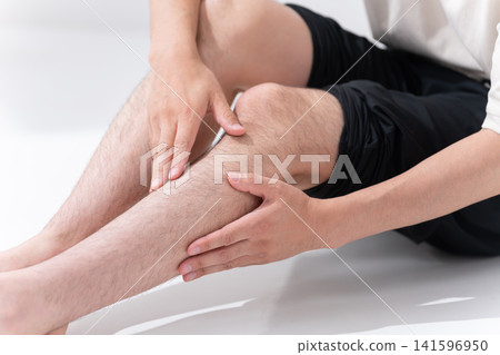 Men's shin hair Men's shin hair 141596950