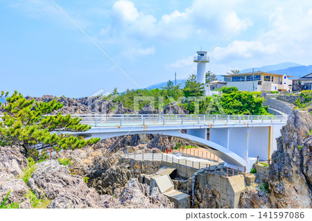 新潟縣佐渡市佐渡島尖閣灣上島遊樂園的初夏景色 新潟縣佐渡市佐渡島尖閣灣上島遊樂園的初夏景色 141597086