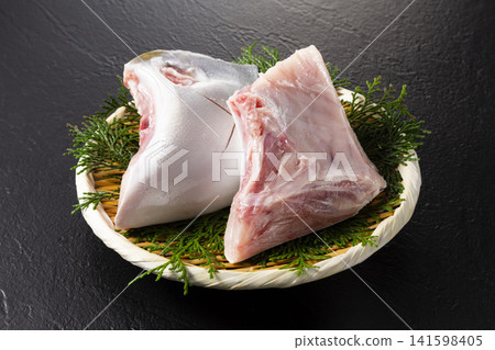 Yellowtail collar Yellowtail collar 141598405