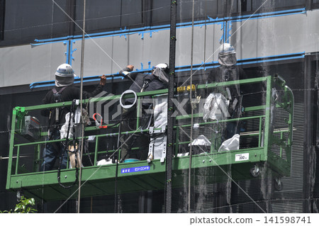 工地、辦公大樓維護、防水施工現場。 工地、辦公大樓維護、防水施工現場。 141598741