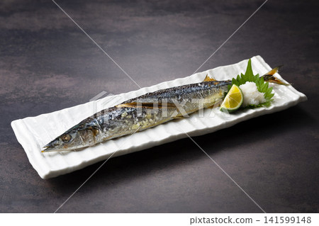 薩拉米香腸烤秋刀魚 薩拉米香腸烤秋刀魚 141599148