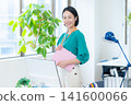 在辦公室工作的女商人 141600066