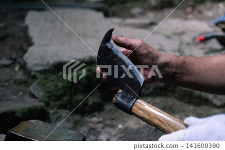 The process of sharpening a blade The process of sharpening a blade 141600390