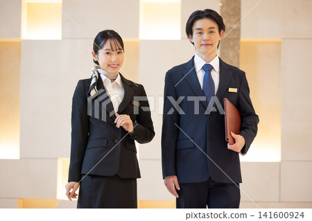 飯店工作人員肖像照 圖片提供:東京電子大學電波學園 飯店工作人員肖像照 圖片提供:東京電子大學電波學園 141600924