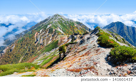 秋季攀登哈里諾基山和蓮華山(哈里諾基山至蓮華山) 秋季攀登哈里諾基山和蓮華山(哈里諾基山至蓮華山) 141601437