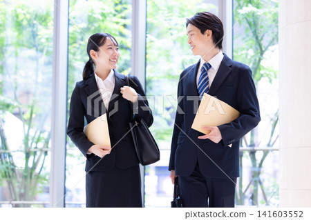 Job hunting: Portraits of men and women in business suits. Photography cooperation: Denpa Gakuen Tokyo Electronics College. Job hunting: Portraits of men and women in business suits. Photography cooperation: Denpa Gakuen Tokyo Electronics College. 141603552