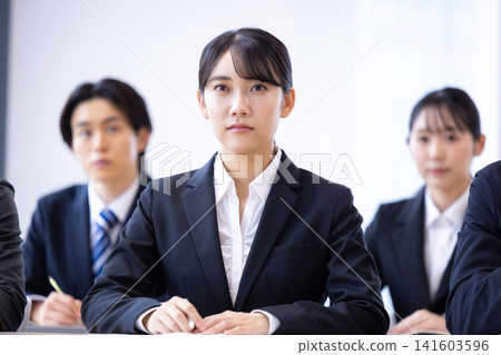 求職研討會;身著西裝的年輕男女;拍攝合作:電波學園教育財團、東京電子大學 求職研討會;身著西裝的年輕男女;拍攝合作:電波學園教育財團、東京電子大學 141603596
