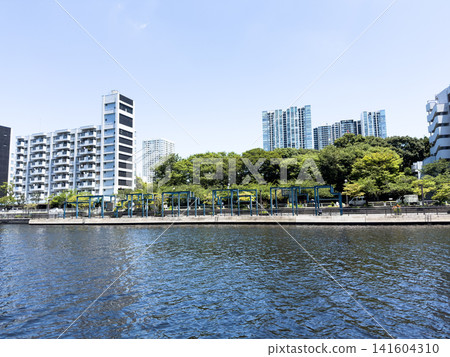 The streetscape and canal scenery of Tennozu Isle The streetscape and canal scenery of Tennozu Isle 141604310