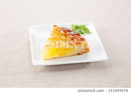 Apple pie cut Apple pie cut 141604979
