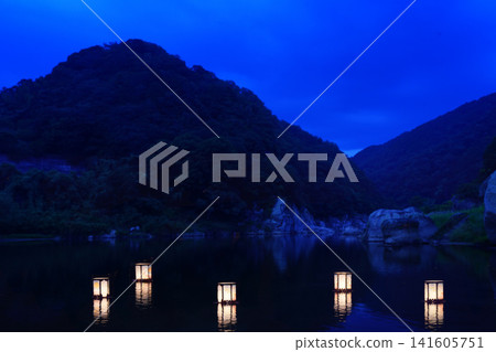 燈籠洪水的夜晚 燈籠洪水的夜晚 141605751