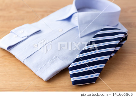 藍色軍團領帶與禮服襯衫 141605866