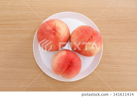 新鮮的桃子 新鮮的桃子 141611414