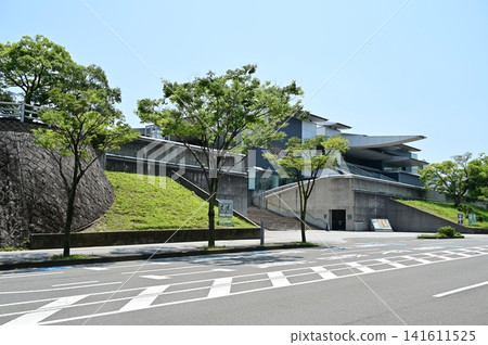 Exterior view of Wakayama Prefectural Museum of Modern Art and the surrounding road Exterior view of Wakayama Prefectural Museum of Modern Art and the surrounding road 141611525