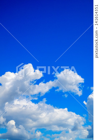 fluffy cumulus clouds with delicate edges in the blue sky space fluffy cumulus clouds with delicate edges in the blue sky space 141614351