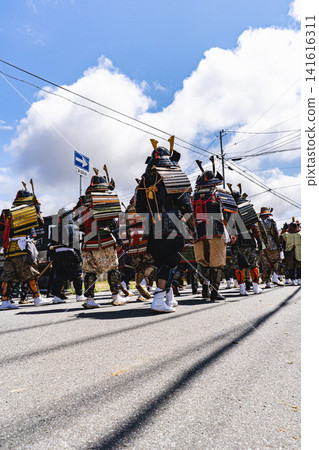 香取神社式年神光祭上香取神道流劍士的鎧甲遊行。 香取神社式年神光祭上香取神道流劍士的鎧甲遊行。 141616311