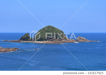 比羅島位於佐多岬,是日本本土最南端(鹿兒島縣南大隅町) 比羅島位於佐多岬,是日本本土最南端(鹿兒島縣南大隅町) 141617925