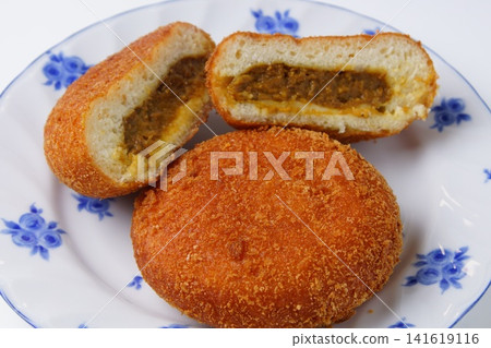 Delicious curry bread Delicious curry bread 141619116