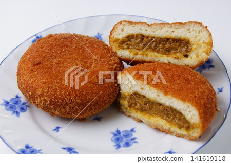 Delicious curry bread Delicious curry bread 141619118