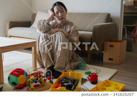 Women struggling with childcare, single-parenting, stress Women struggling with childcare, single-parenting, stress 141620207