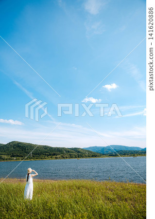 夏日自然環境中的新娘寫真 夏日自然環境中的新娘寫真 141620886