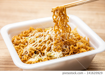 Cup fried noodles Cup fried noodles 141620929