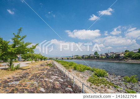 京都府宇治市宇治公園內的宇治川橘島,宇治川風光 京都府宇治市宇治公園內的宇治川橘島,宇治川風光 141622704