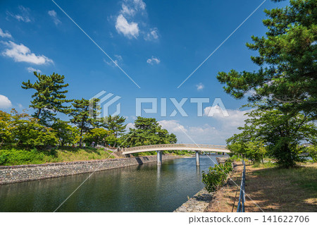 Uji River scenery, Tachibana Island in Uji Park, Uji City, Kyoto Prefecture Uji River scenery, Tachibana Island in Uji Park, Uji City, Kyoto Prefecture 141622706