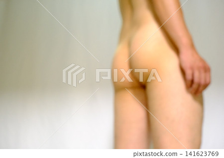 Legs facing sideways Legs facing sideways 141623769