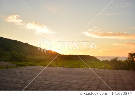 Itoshima, bbbhaus bathed in the setting sun Itoshima, bbbhaus bathed in the setting sun 141623874