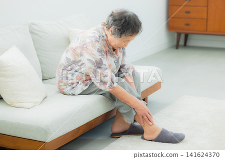 Seniors with health concerns Seniors with health concerns 141624370