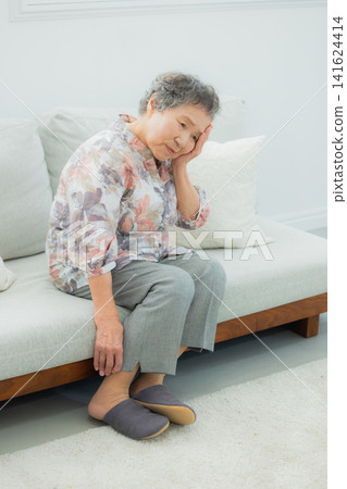 有健康問題的老人 141624414