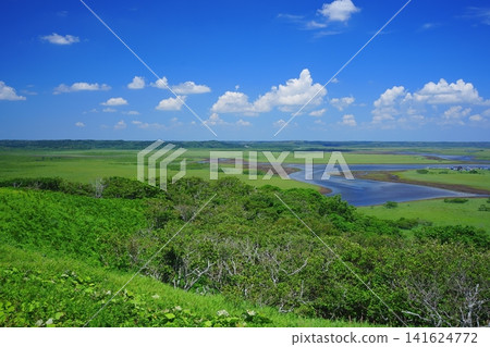 從琵琶湖天文台眺望基里塔普沼澤的全景。 從琵琶湖天文台眺望基里塔普沼澤的全景。 141624772