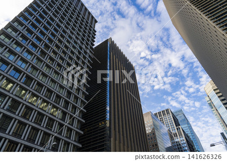 充滿活力的城市景觀象徵企業的飛躍發展(東京大手町) 充滿活力的城市景觀象徵企業的飛躍發展(東京大手町) 141626326
