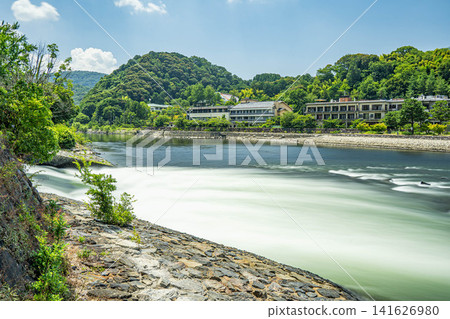 京都府宇治市宇治公園內的宇治川塔島,宇治公園景色 京都府宇治市宇治公園內的宇治川塔島,宇治公園景色 141626980