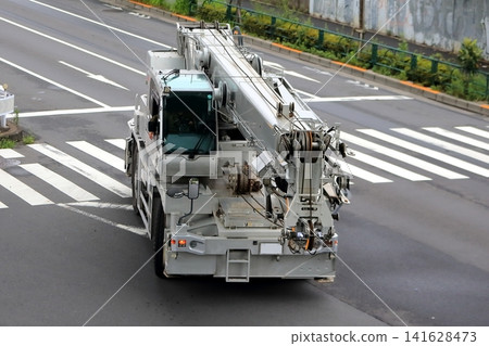 Rough terrain crane (self-propelled crane) Rough terrain crane (self-propelled crane) 141628473