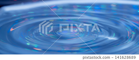 水面上美麗的漣漪 水面上美麗的漣漪 141628689