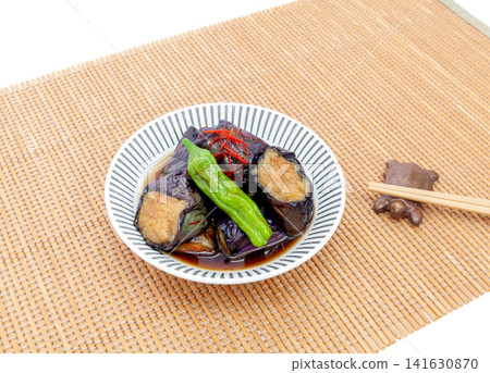 炸茄子,盛於小碗中 炸茄子,盛於小碗中 141630870