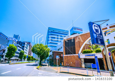 A new urban landscape of Yokohama, Japan. Yokohama Municipal Subway's Takashimacho Station and Yokohama Landmark Tower collaborate = July 20 A new urban landscape of Yokohama, Japan. Yokohama Municipal Subway's Takashimacho Station and Yokohama Landmark Tower collaborate = July 20 141633100
