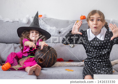 Girls in Halloween costumes Girls in Halloween costumes 141633330