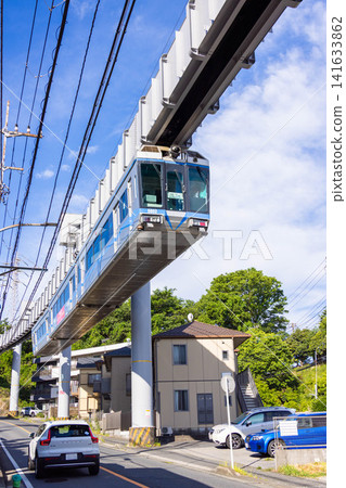 A scene of the Shonan Monorail running. A scene of the Shonan Monorail running. 141633862