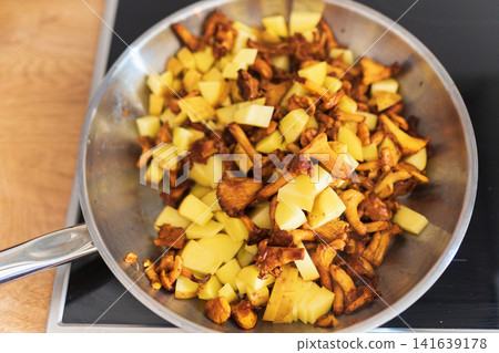 Austrian Potato and Mushroom Hash Austrian Potato and Mushroom Hash 141639178