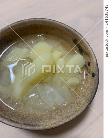 馬鈴薯洋蔥味噌湯 2 141639745