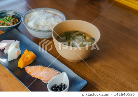 Japanese set menu 141640586