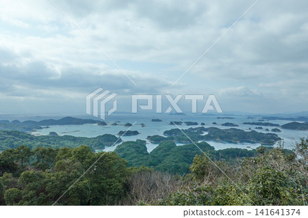 九十九島:島嶼的鳥瞰圖。 九十九島:島嶼的鳥瞰圖。 141641374